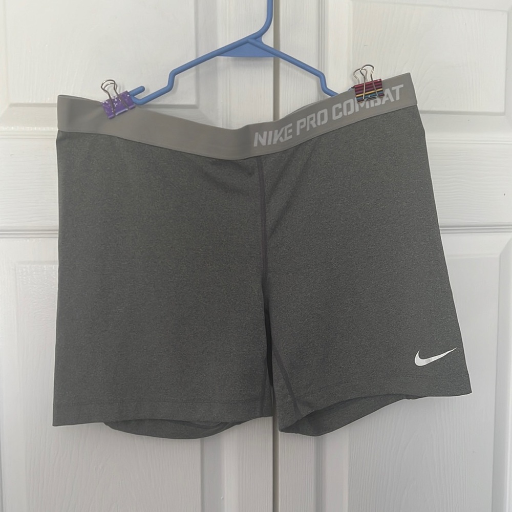 NWOT Nike compression short